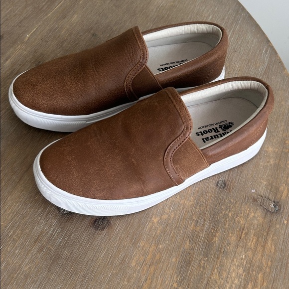 Roots Tan Leather Slip On Shoes Women’s Size 5.5 - Picture 7 of 16